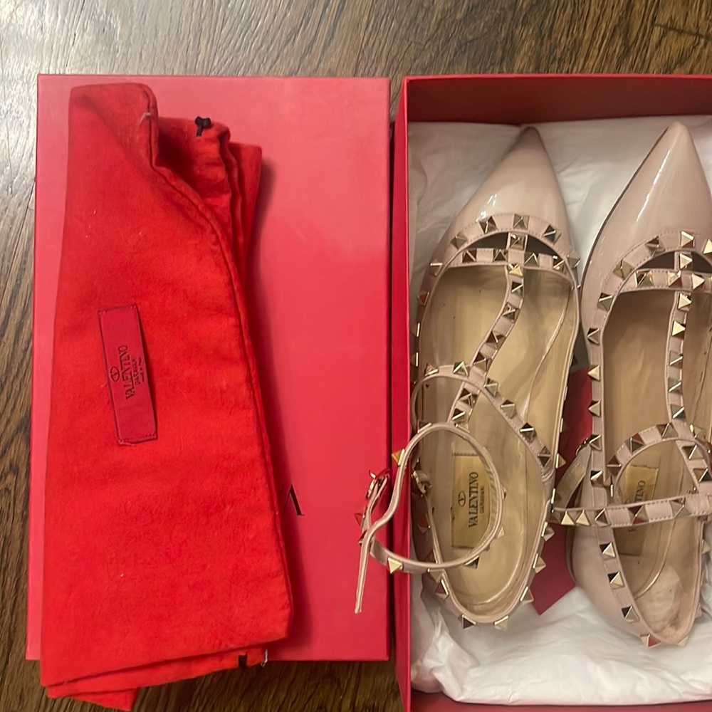 Valentino ruckstud flats